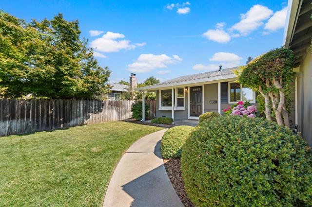 4944 Morden Drive, San Jose CA: https://media.crmls.org/mediaz/9f122766-68ed-42d6-8be7-c0cebd1cdb32.jpg