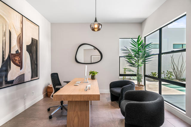 1346 Bacall Way, Palm Springs CA: https://media.crmls.org/mediaz/9f128f3c-2bf2-4da9-8a93-89384fc669c3.jpg