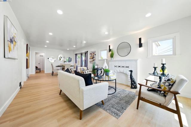 3288 School Street, Oakland CA: https://media.crmls.org/mediaz/9f12937e-1b14-4c95-9a2b-626ecbdabe3a.jpg