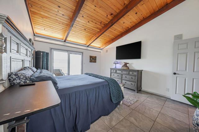 12340 Lakeshore Drive, Clearlake CA: https://media.crmls.org/mediaz/9f12a05d-3a65-4341-9062-e6bc45eb93e6.jpg