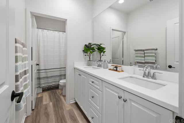 712 Gemstone Drive, San Marcos CA: https://media.crmls.org/mediaz/9f13122a-fb47-42a3-a4fb-6ba4ebf9ce6f.jpg