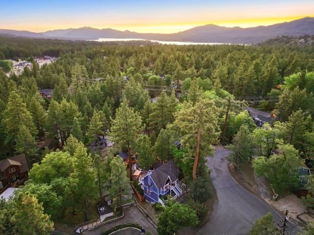 574 Lucerne Drive Drive, Big Bear CA: https://media.crmls.org/mediaz/9f131715-4605-4d7d-bcd5-0cc861662747.jpg