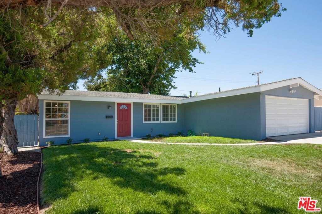 19046 VICCI Street, Canyon Country, CA 91351