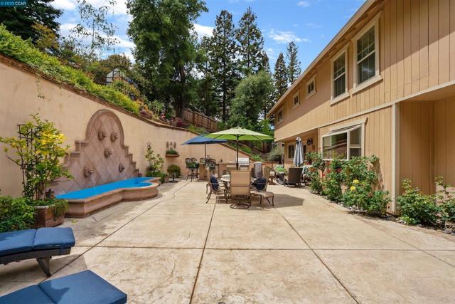 1170 Ridgemont Place, Concord CA: https://media.crmls.org/mediaz/9f148f83-c073-428d-9176-969e1464cb2a.jpg