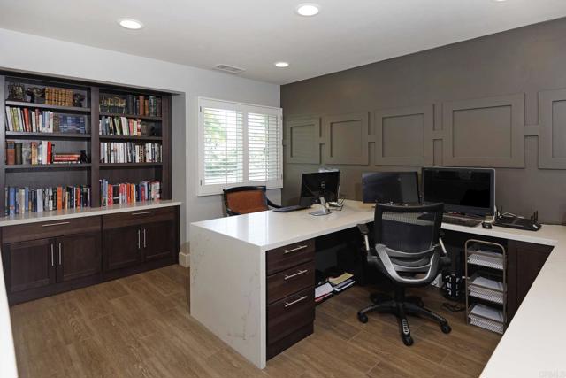 7068 Estrella De Mar, Carlsbad CA: https://media.crmls.org/mediaz/9f149313-ea04-42a7-8d4e-ce69dcb27640.jpg
