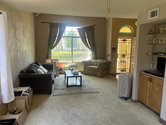 402 Calle Corazon, Oceanside CA: https://media.crmls.org/mediaz/9f1512f8-a4fe-45cf-9e13-05be0e14f70e.jpg