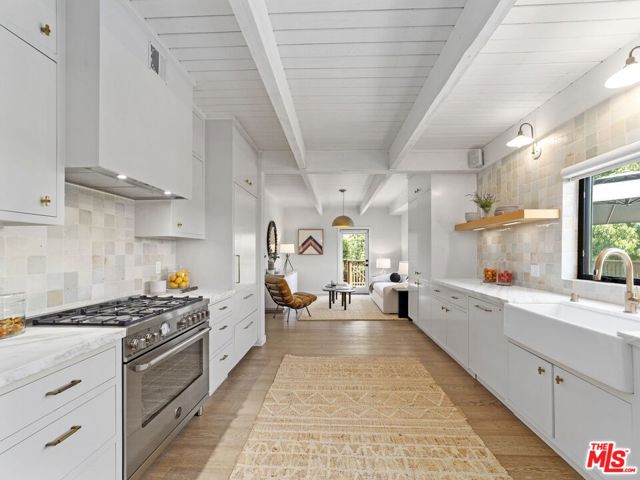 2304 Vestal Avenue, Los Angeles CA: https://media.crmls.org/mediaz/9f15f0aa-550b-4bab-a251-3de27b7f2022.jpg