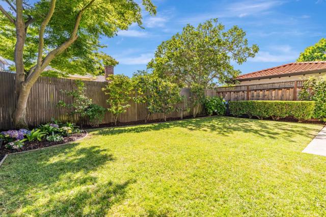 1620 Chestnut Street, San Carlos CA: https://media.crmls.org/mediaz/9f163f38-ad6f-4b42-928b-919dfb8bb9ec.jpg