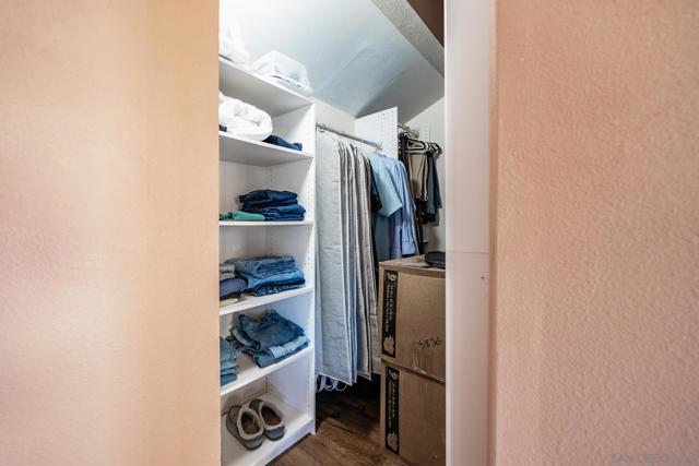 6433 La Paloma Street, Carlsbad CA: https://media.crmls.org/mediaz/9f165a80-24dc-49d2-aabc-3081fb22f9e3.jpg