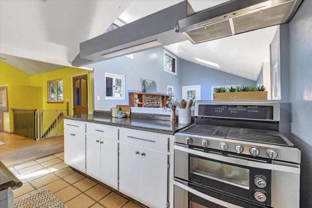 695 Creek Drive, Boulder Creek CA: https://media.crmls.org/mediaz/9f166ac1-62ac-47df-a8db-2ec8574ccfea.jpg