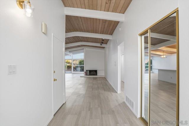 4985 Pacifica, San Diego CA: https://media.crmls.org/mediaz/9f169055-582f-4aa6-8647-f4973c26fc60.jpg