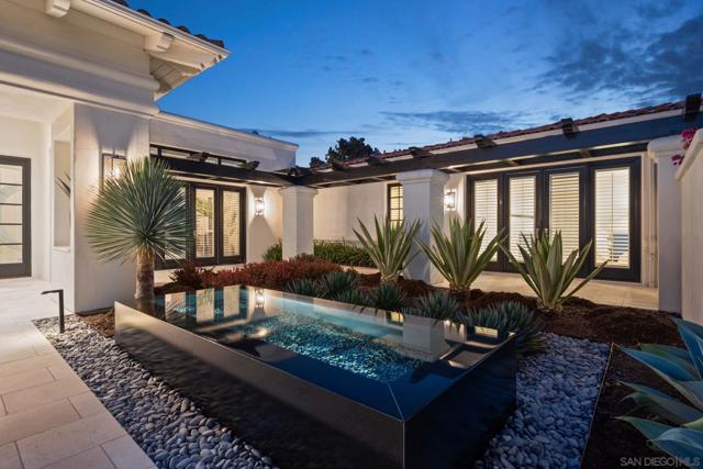 5986 Greensview Ct, Rancho Santa Fe CA: https://media.crmls.org/mediaz/9f171b9f-4223-4839-a4ee-0830922f2cf4.jpg