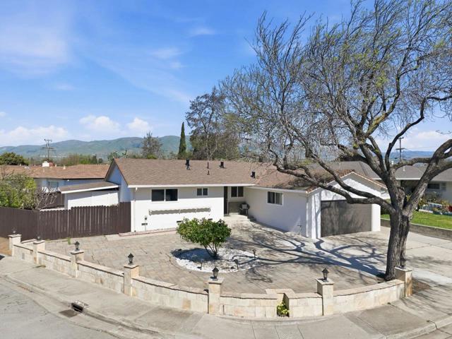 591 Marylinn Drive, Milpitas CA: https://media.crmls.org/mediaz/9f172811-6247-4289-b55e-1e812cbbc76c.jpg