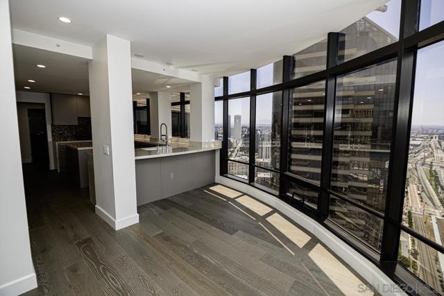 100 Harbor Drive, San Diego CA: https://media.crmls.org/mediaz/9f17576d-6afe-4f0d-8efb-b68b65e3482c.jpg