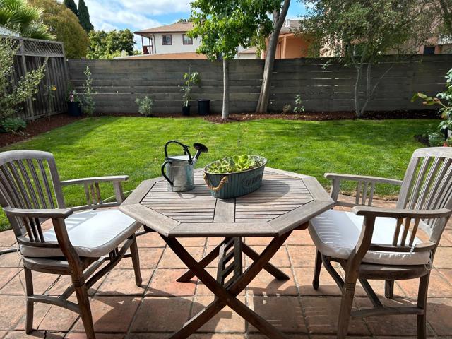 1080 8th Avenue, Redwood City CA: https://media.crmls.org/mediaz/9f179490-7ed5-4d65-b3f4-dad49cb49f31.jpg