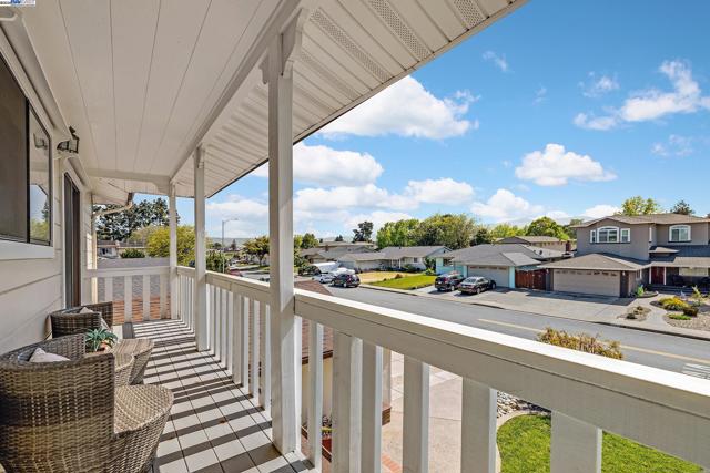 5645 Lemke Pl, Fremont CA: https://media.crmls.org/mediaz/9f17e5ac-fb6c-411f-806d-2c667a69a015.jpg