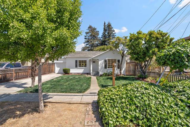209 Bayswater Avenue, Burlingame CA: https://media.crmls.org/mediaz/9f17fa55-1f98-4215-9262-194568fc123d.jpg