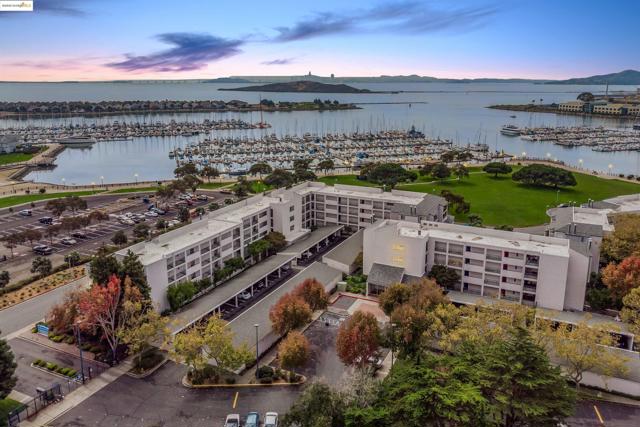 1205 Melville Sq, Richmond CA: https://media.crmls.org/mediaz/9f17ff00-b506-4f82-bd38-234c0d143987.jpg