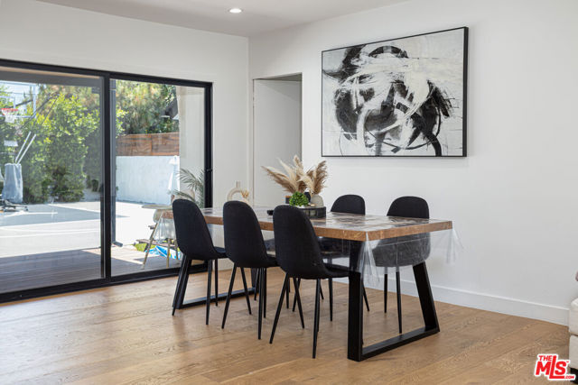 6610 Farralone Avenue, Woodland Hills CA: https://media.crmls.org/mediaz/9f18169a-001f-43da-b4a0-3c8a5f4960a2.jpg