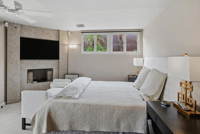 855 W Coronado Avenue, Palm Springs, CA 92262