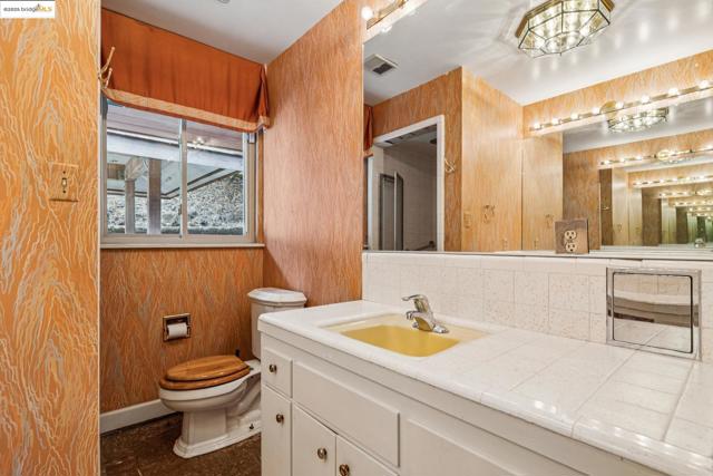 5201 Alhambra Valley Rd, Martinez CA: https://media.crmls.org/mediaz/9f18ec0b-2c6d-45ec-aa56-f6cf79b52f3c.jpg