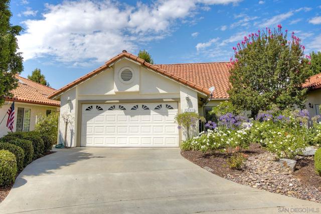 1089 Ridge Heights Dr, Fallbrook CA: https://media.crmls.org/mediaz/9f1a083d-c708-4c06-9bd3-cf7815eb8f04.jpg