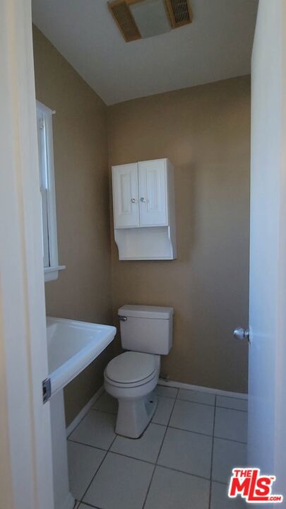 7465 N Forbes Avenue, Lake Balboa CA: https://media.crmls.org/mediaz/9f1add68-1575-46ec-94dd-0568145944af.jpg