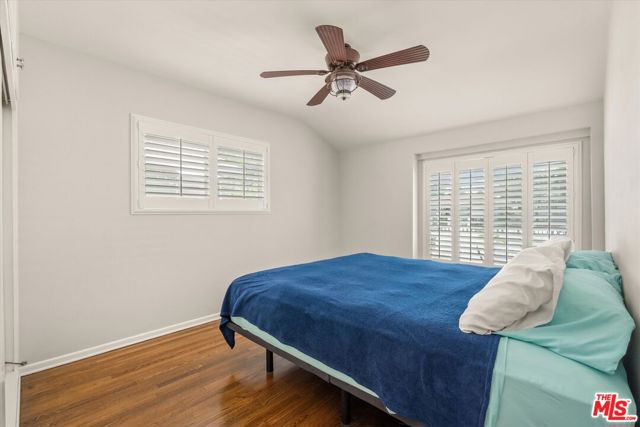 9313 Hayvenhurst Avenue, North Hills CA: https://media.crmls.org/mediaz/9f1b48a0-5a79-4634-989c-4ff0cbfcf5fe.jpg