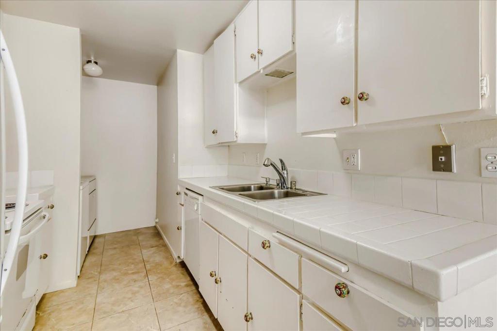 7876 Camino Huerta - photo 12