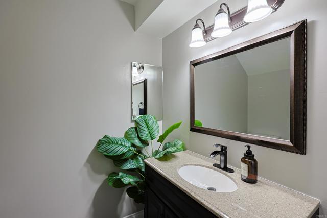 Detail Gallery Image 12 of 53 For 10225 Molino, Santee,  CA 92071 - 5 Beds | 2/1 Baths