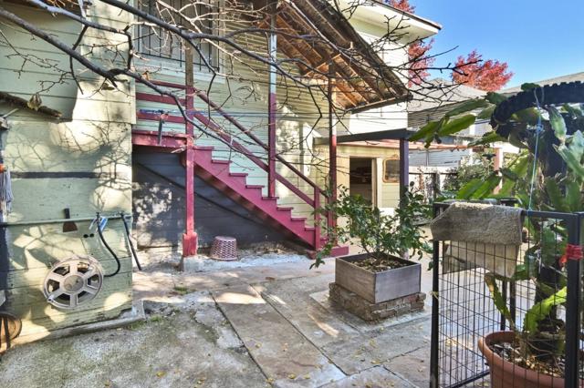 2819 E 23rd Street, Oakland CA: https://media.crmls.org/mediaz/9f1bf9bb-1406-4f1f-87d6-d9149e139c8b.jpg