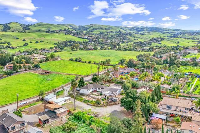 2363 Pleasant Acres Drive, San Jose CA: https://media.crmls.org/mediaz/9f1c2fc0-1495-4307-9145-7a3da0aa8452.jpg