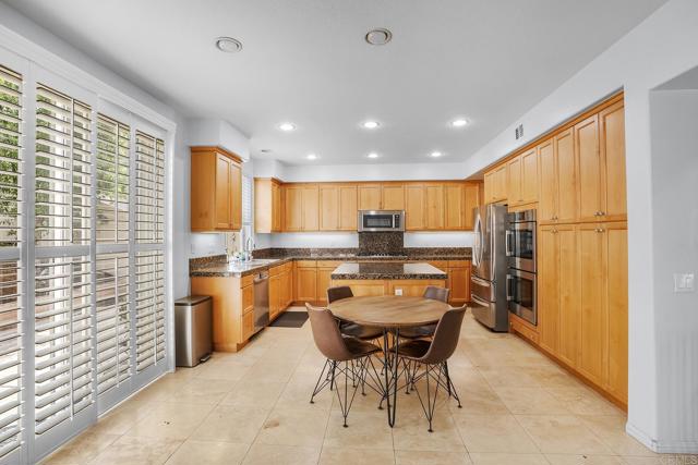 38292 Taylor Ln, Murrieta, CA 92563 photo 4