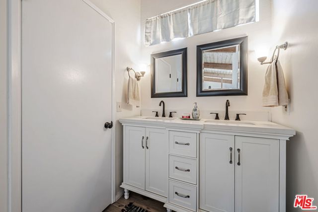 1148 Turquoise Street, San Diego CA: https://media.crmls.org/mediaz/9f1d3786-b4ff-46cf-a749-b8433e69ccd6.jpg