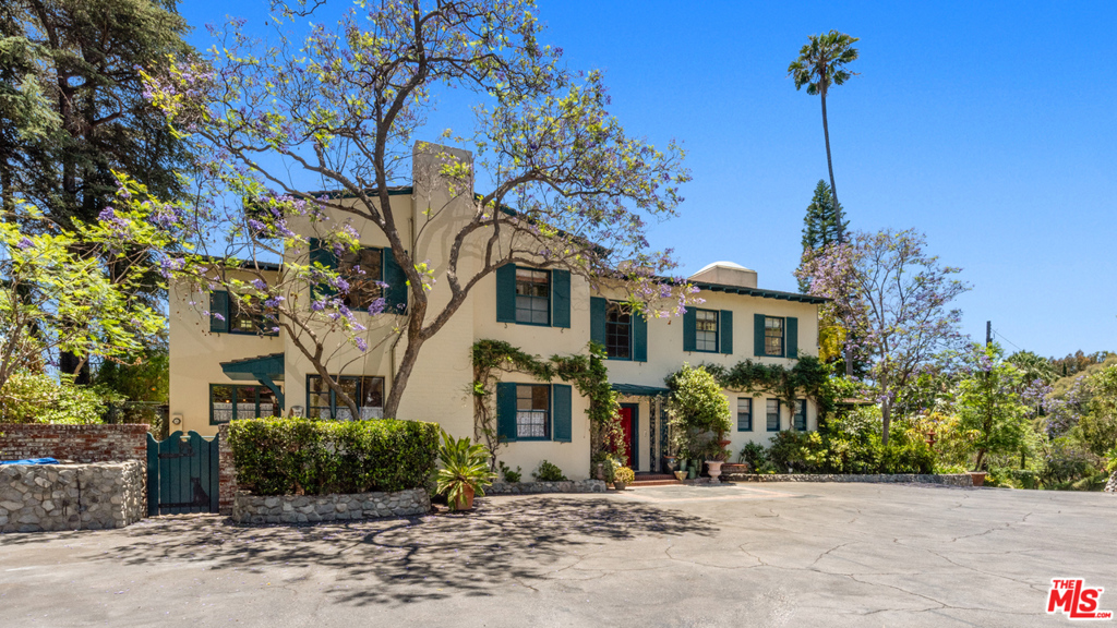 2003 La Brea Terrace