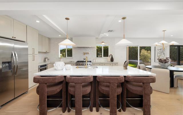 Detail Gallery Image 7 of 35 For 21792 Kaneohe Ln, Huntington Beach,  CA 92646 - 5 Beds | 2/1 Baths