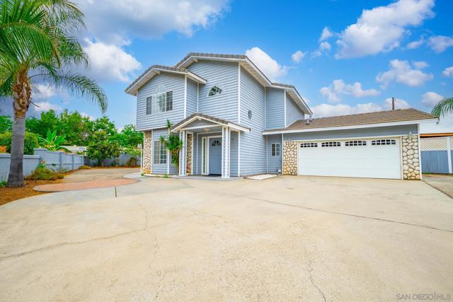 119 Smilax Rd, Vista CA: https://media.crmls.org/mediaz/9f1e04a2-1b54-4135-9ef6-537b0cf0e660.jpg
