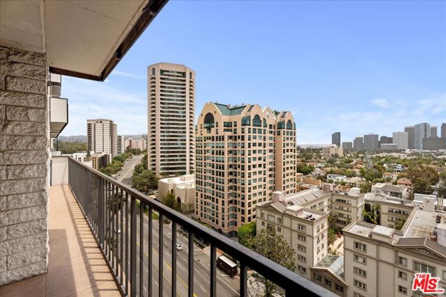 10535 Wilshire Boulevard, Los Angeles CA: https://media.crmls.org/mediaz/9f1eeb50-ab71-457b-aa16-8126da32f0ca.jpg