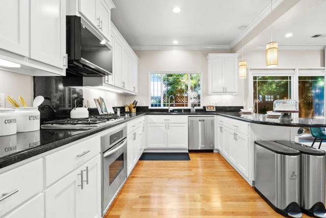 137 Kennedy Avenue, Campbell CA: https://media.crmls.org/mediaz/9f1f7f09-ae97-4e0f-a9b0-3f5ef58b2c08.jpg