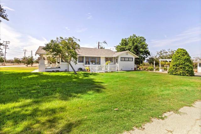 4125 Prunedale Avenue, Gilroy CA: https://media.crmls.org/mediaz/9f1fbb22-db2b-449a-a39c-1d361847ffff.jpg