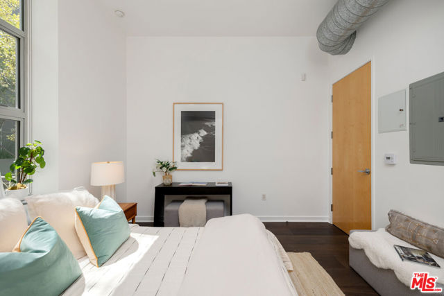 4080 Glencoe Avenue, Marina del Rey CA: https://media.crmls.org/mediaz/9f1fd805-9d14-40ac-9008-8dba65e30e9f.jpg