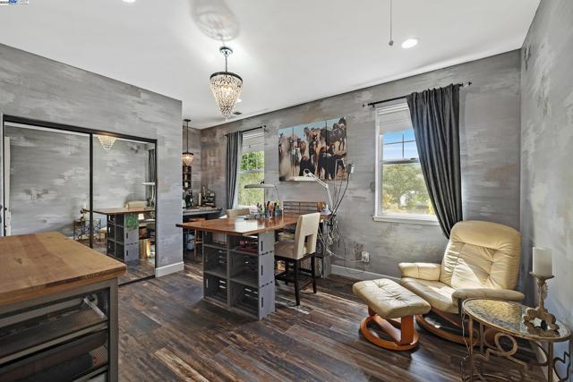 6745 Alisal Street, Pleasanton CA: https://media.crmls.org/mediaz/9f1fd88b-93e5-461d-b180-6f23f7c64ae1.jpg