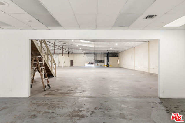 Image 33 of 37 For 3265 59th Street