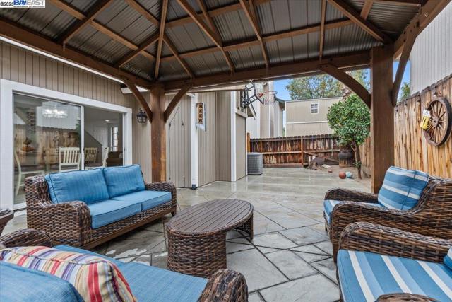 60 W South St, Tracy CA: https://media.crmls.org/mediaz/9f204aab-9f69-4133-95fe-0578bfaae469.jpg