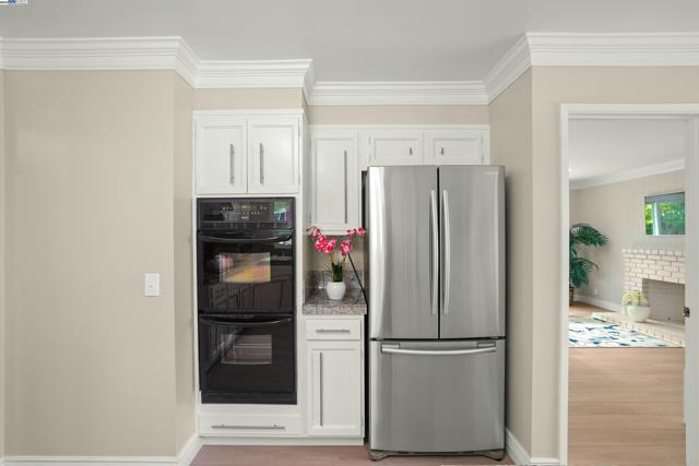501 Amherst Ct, San Ramon CA: https://media.crmls.org/mediaz/9f219152-725e-4dec-9ab6-31374cda8086.jpg