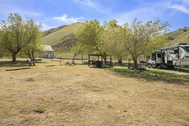 2837 Clear Canyon Road, Lebec CA: https://media.crmls.org/mediaz/9f21ca38-688c-4a40-8f44-9fe67f8f1f8d.jpg