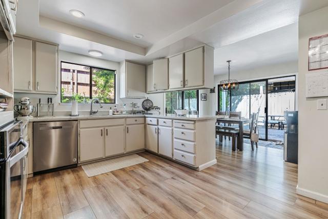 764 Bain Place, Redwood City CA: https://media.crmls.org/mediaz/9f21e2ce-22ca-4b90-ba6e-17b881833046.jpg