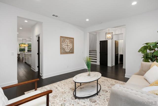 2807 California Poppy Street, Escondido CA: https://media.crmls.org/mediaz/9f22fbf7-e9ed-40bb-a64e-cb178fbc399f.jpg