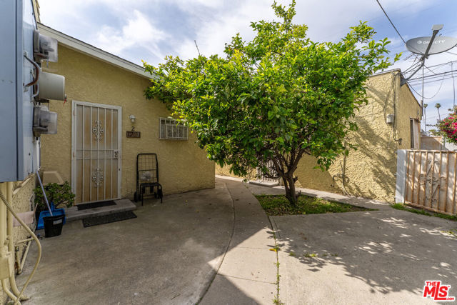 1723 W 52nd Street, Los Angeles CA: https://media.crmls.org/mediaz/9f2300f8-7079-47cf-a783-9fc16d0c9167.jpg