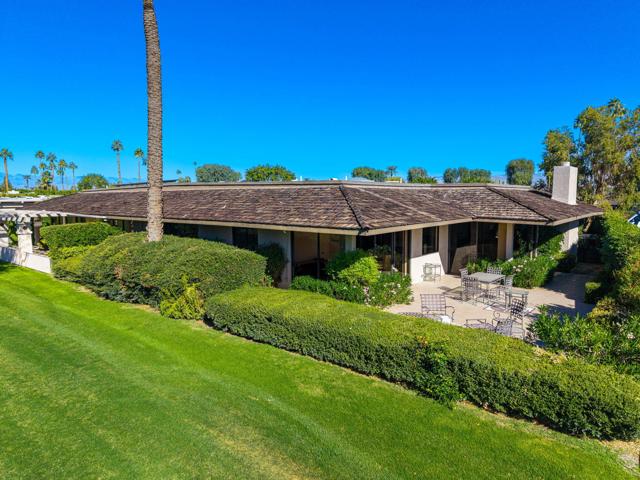 13 Duke Drive, Rancho Mirage CA: https://media.crmls.org/mediaz/9f2320b2-8d18-4e9f-9427-de83aa32ea7c.jpg